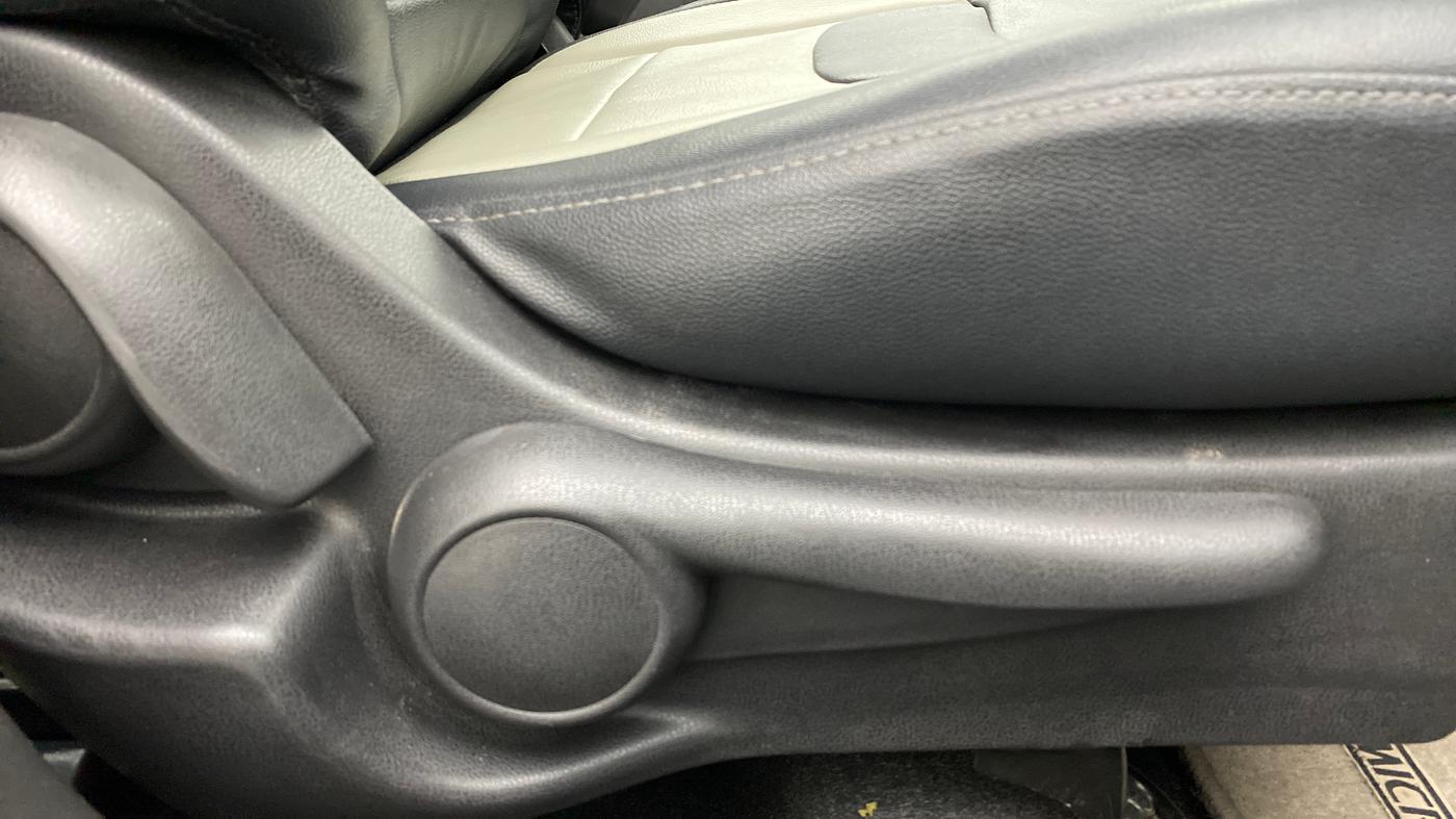 2016 Nissan Micra XV CVT, Petrol, Automatic, 60,226 km, Driver Side Adjustment Panel