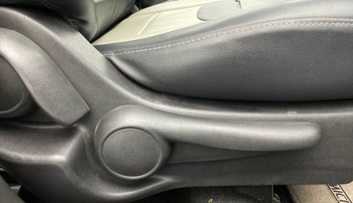 2016 Nissan Micra XV CVT, Petrol, Automatic, 60,226 km, Driver Side Adjustment Panel