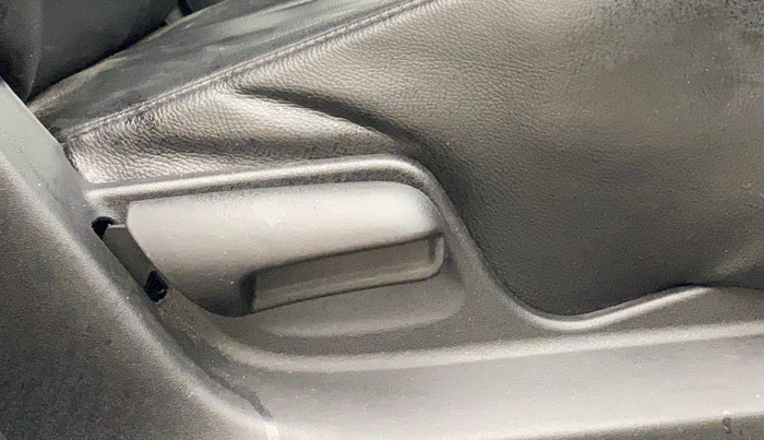 2015 Maruti Swift VXI, Petrol, Manual, 75,966 km, Driver Side Adjustment Panel