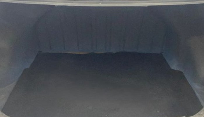 2014 Hyundai Verna FLUIDIC 1.6 VTVT SX OPT, Petrol, Manual, 99,204 km, Boot Inside