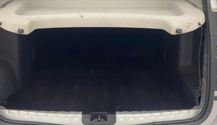 2014 Renault Duster RXL PETROL, Petrol, Manual, 1,25,234 km, Boot Inside