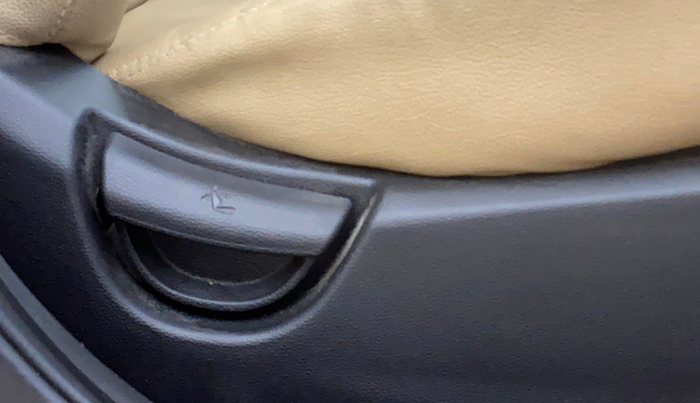 2017 Hyundai Grand i10 SPORTZ (O) 1.2 KAPPA VTVT, Petrol, Manual, 28,929 km, Driver Side Adjustment Panel