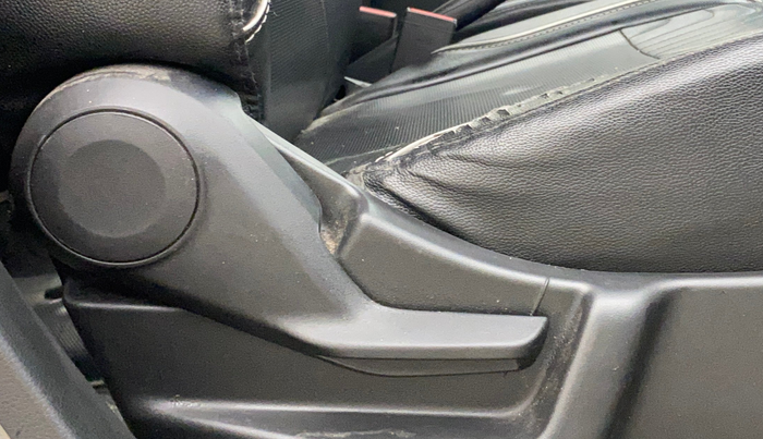 2021 Maruti New Wagon-R LXI CNG (O) 1.0, CNG, Manual, 1,35,962 km, Driver Side Adjustment Panel