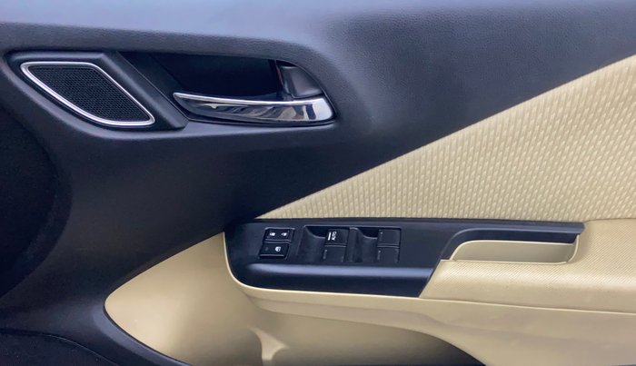 2022 Honda City 1.5L I-VTEC V MT 5TH GEN, Petrol, Manual, 19,312 km, Driver Side Door Panels Control