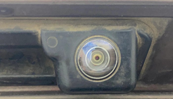 2016 Volkswagen Ameo HIGHLINE1.5L, Diesel, Manual, 1,21,509 km, Parking Camera