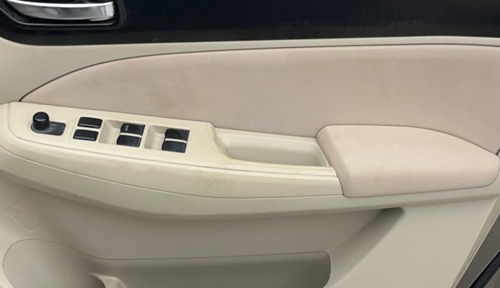 2017 Maruti Dzire VXI, Petrol, Manual, 67,116 km, Driver Side Door Panels Control