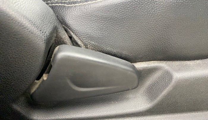 2022 Renault Kwid CLIMBER AMT 1.0, Petrol, Automatic, 19,923 km, Driver Side Adjustment Panel