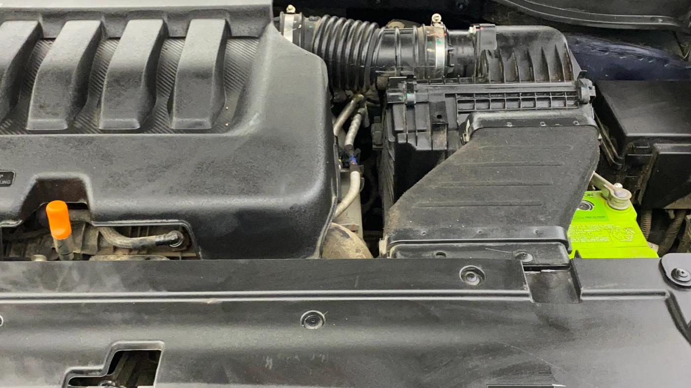 2021 Mahindra XUV700 AX 7 LUXURY P AT 7 STR, Petrol, Automatic, 28,832 km, Engine View - Left