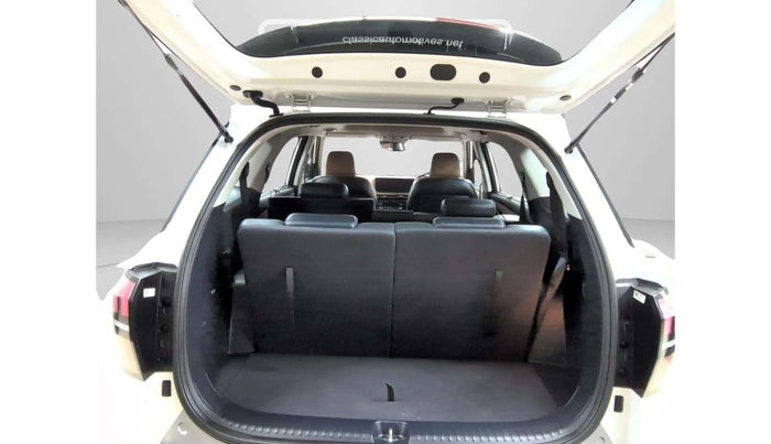 2025 Hyundai ALCAZAR Signature 7 STR 1.5 Turbo GDi Petrol DCT, Petrol, Automatic, 3,865 km, Boot Door Open