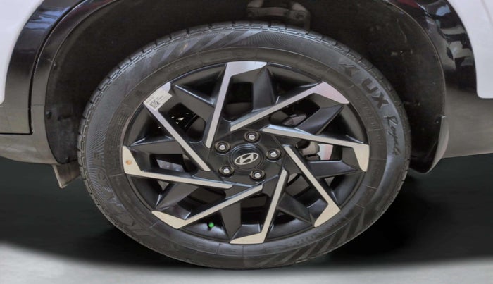 2025 Hyundai ALCAZAR Signature 7 STR 1.5 Turbo GDi Petrol DCT, Petrol, Automatic, 3,865 km, Left Rear Wheel