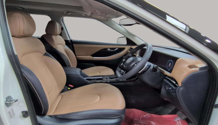 2025 Hyundai ALCAZAR Signature 7 STR 1.5 Turbo GDi Petrol DCT, Petrol, Automatic, 3,865 km, Right Side Front Door Cabin