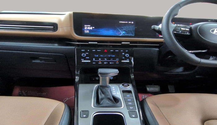 2025 Hyundai ALCAZAR Signature 7 STR 1.5 Turbo GDi Petrol DCT, Petrol, Automatic, 3,865 km, Air Conditioner