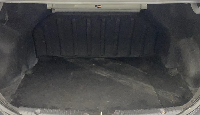 2016 Hyundai Verna 1.6 VTVT SX, Petrol, Manual, 39,219 km, Boot Inside