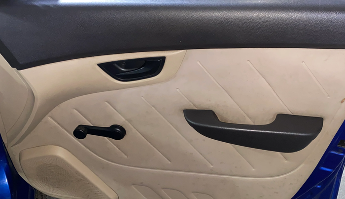 2014 Hyundai Eon D-LITE+, Petrol, Manual, 21,803 km, Driver Side Door Panels Control