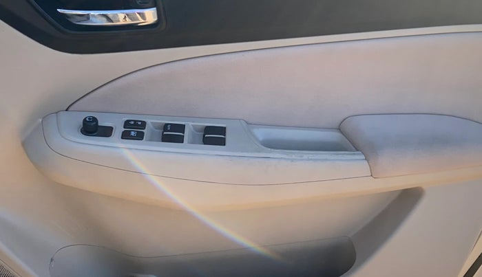 2019 Maruti Dzire VXI AMT, Petrol, Automatic, 64,895 km, Driver Side Door Panels Control
