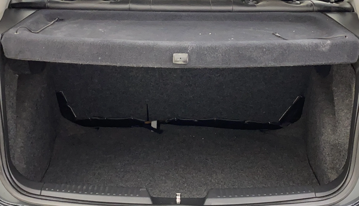 2018 Volkswagen Polo COMFORTLINE 1.0L MPI, Petrol, Manual, 35,576 km, Boot Inside