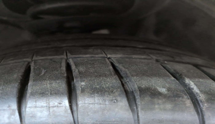 2012 Mercedes Benz E Class E 220 CDI ELEGANCE, Diesel, Automatic, 60,245 km, Right Front Tyre Tread