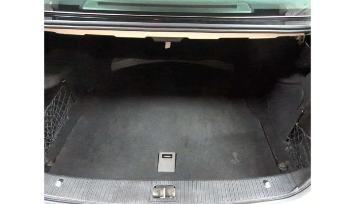 2012 Mercedes Benz E Class E 220 CDI ELEGANCE, Diesel, Automatic, 60,245 km, Boot Inside