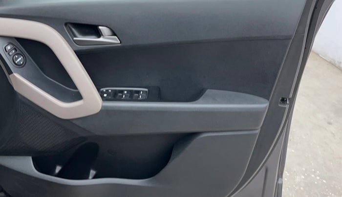 2017 Hyundai Creta SX PLUS AT 1.6 PETROL, Petrol, Automatic, 89,585 km, Driver Side Door Panels Control