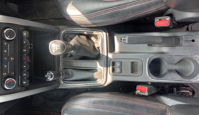 2023 Mahindra Thar LX D 4WD MT CONVERTIBLE, Diesel, Manual, 73,108 km, Gear Lever