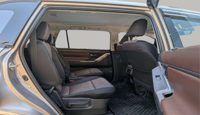 2023 Toyota INNOVA HYCROSS VX HYBRID 7 STR, Hybrid, Automatic, 14,825 km, Right Side Rear Door Cabin