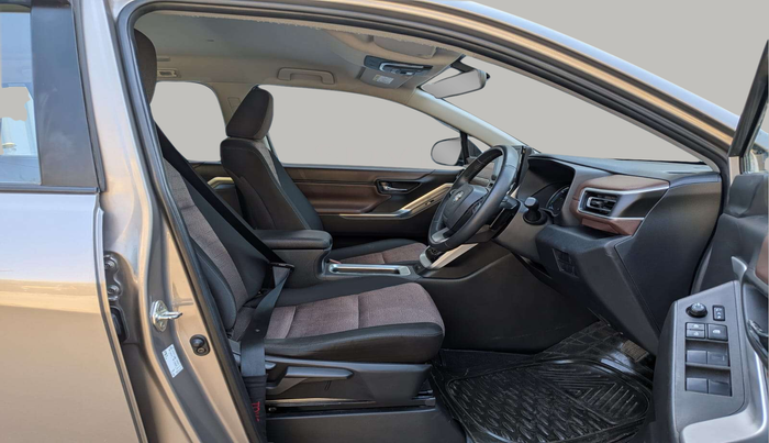 2023 Toyota INNOVA HYCROSS VX HYBRID 7 STR, Hybrid, Automatic, 14,825 km, Right Side Front Door Cabin