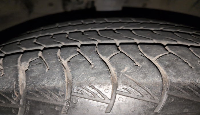 2023 Toyota INNOVA HYCROSS VX HYBRID 7 STR, Hybrid, Automatic, 14,825 km, Right Front Tyre Tread