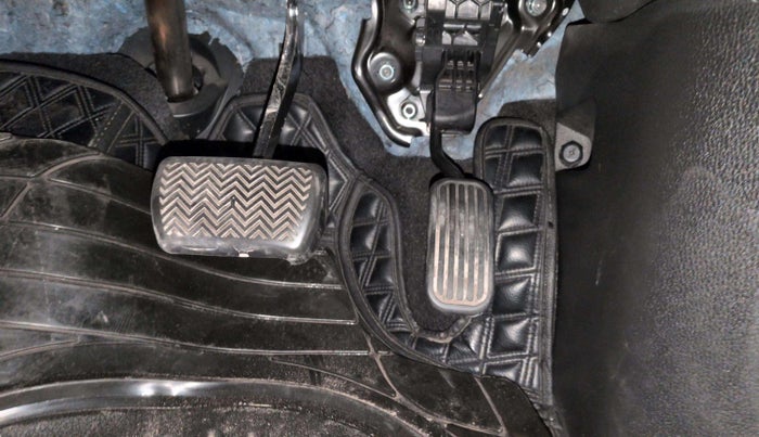 2023 Toyota INNOVA HYCROSS VX HYBRID 7 STR, Hybrid, Automatic, 14,825 km, Pedals