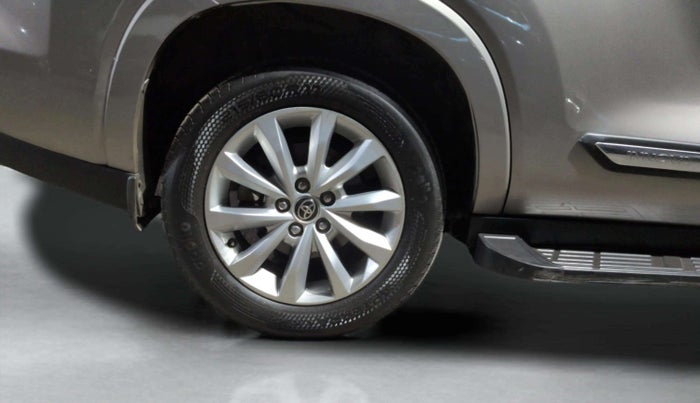 2023 Toyota INNOVA HYCROSS VX HYBRID 7 STR, Hybrid, Automatic, 14,825 km, Right Rear Wheel