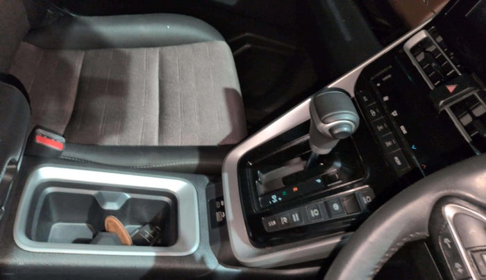 2023 Toyota INNOVA HYCROSS VX HYBRID 7 STR, Hybrid, Automatic, 14,825 km, Gear Lever