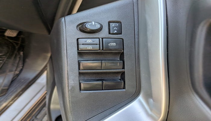 2023 Toyota INNOVA HYCROSS VX HYBRID 7 STR, Hybrid, Automatic, 14,825 km, Driver Side Door Panels Control