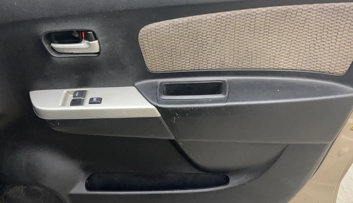 2013 Maruti Wagon R 1.0 LXI, Petrol, Manual, 62,223 km, Driver Side Door Panels Control