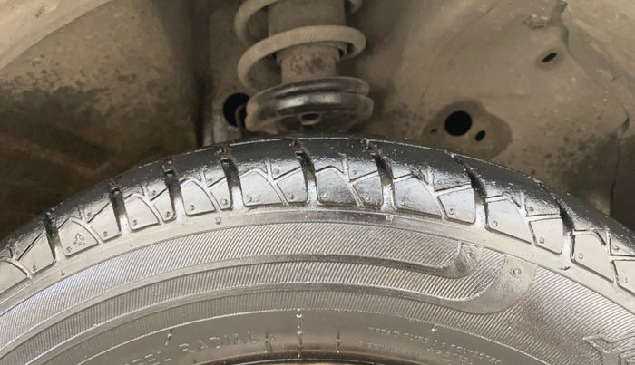 2013 Maruti Wagon R 1.0 LXI, Petrol, Manual, 62,223 km, Right Front Tyre Tread