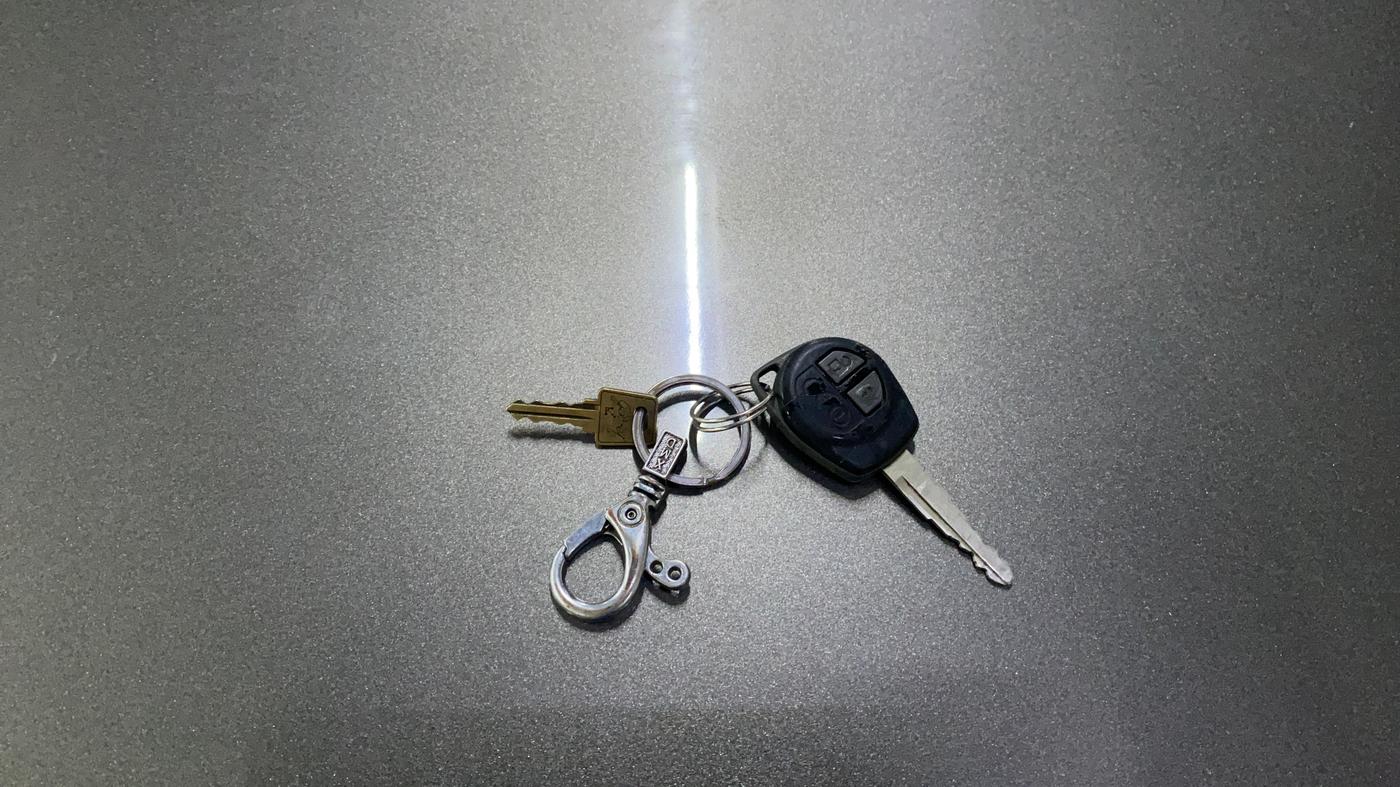 2017 Maruti Dzire VXI, Petrol, Manual, 80,327 km, Key Close Up