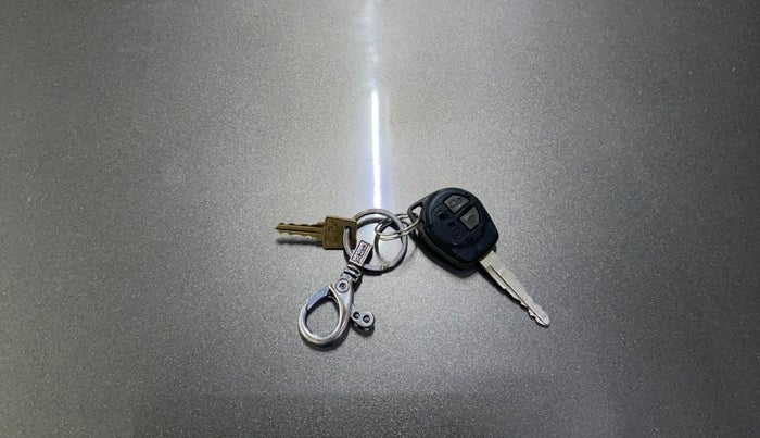 2017 Maruti Dzire VXI, Petrol, Manual, 80,327 km, Key Close Up