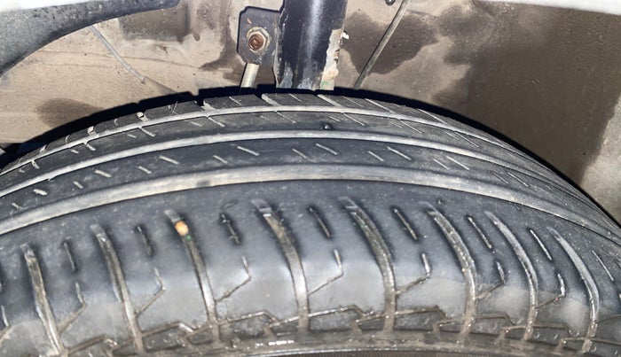 2017 Maruti Dzire VXI, Petrol, Manual, 80,327 km, Left Front Tyre Tread