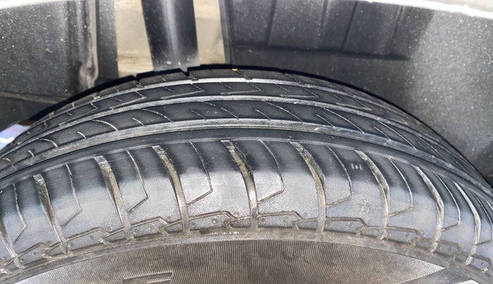 2017 Maruti Dzire VXI, Petrol, Manual, 80,327 km, Right Rear Tyre Tread