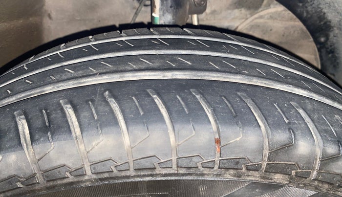2017 Maruti Dzire VXI, Petrol, Manual, 80,327 km, Right Front Tyre Tread