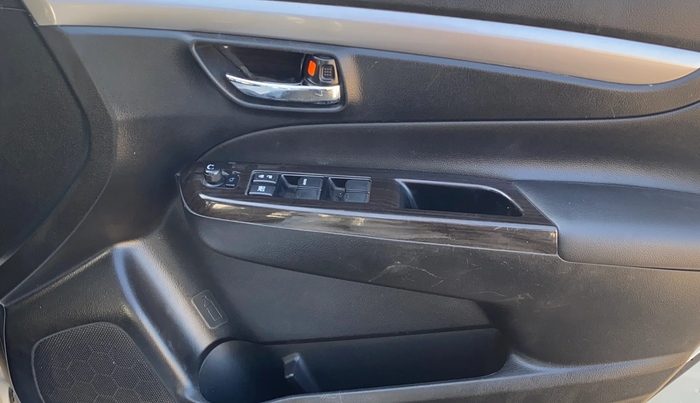 2018 Maruti Ciaz S 1.4 MT PETROL, Petrol, Manual, 1,15,740 km, Driver Side Door Panels Control