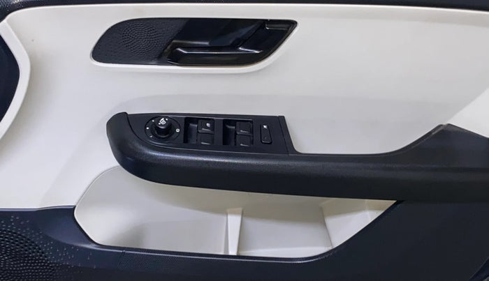 2023 Tata ALTROZ XM PLUS PETROL, Petrol, Manual, 21,889 km, Driver Side Door Panels Control
