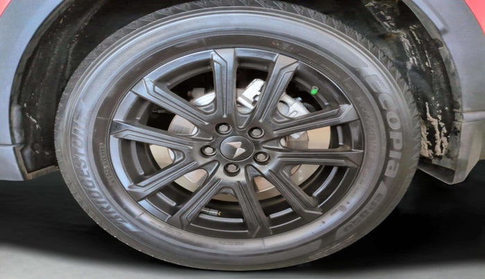 2024 Mahindra XUV700 AX 7 LUXURY P AT 7 STR, Petrol, Automatic, 19,932 km, Left Rear Wheel