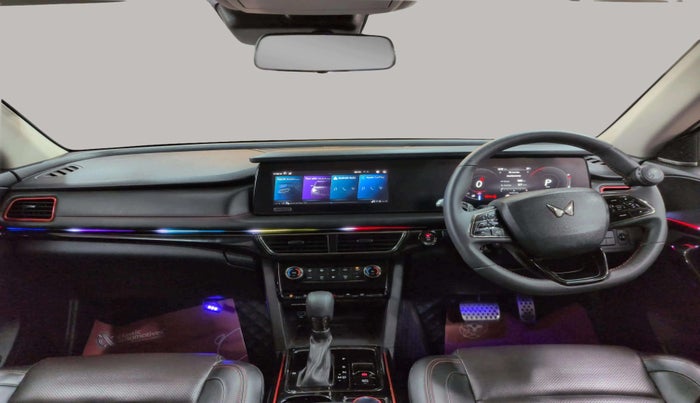 2024 Mahindra XUV700 AX 7 LUXURY P AT 7 STR, Petrol, Automatic, 19,932 km, Dashboard