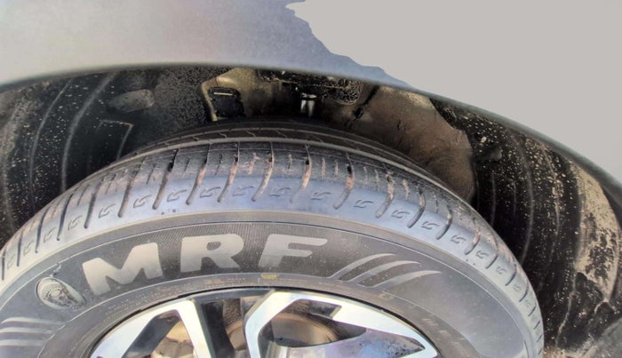 2023 KIA CARENS LUXURY PLUS 1.5 TURBO PETROL DCT 7 STR, Petrol, Automatic, 9,570 km, Left Front Tyre Tread