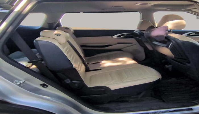 2023 KIA CARENS LUXURY PLUS 1.5 TURBO PETROL DCT 7 STR, Petrol, Automatic, 9,570 km, Right Side Rear Door Cabin