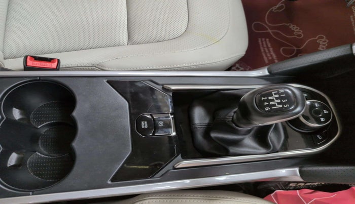 2023 Tata Safari XZ PLUS, Diesel, Manual, 13,709 km, Gear Lever