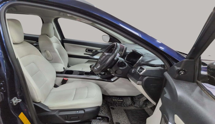 2023 Tata Safari XZ PLUS, Diesel, Manual, 13,709 km, Right Side Front Door Cabin