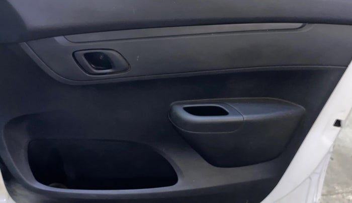 2024 Renault Kwid RXT 1.0 AMT, Petrol, Automatic, 10,574 km, Driver Side Door Panels Control