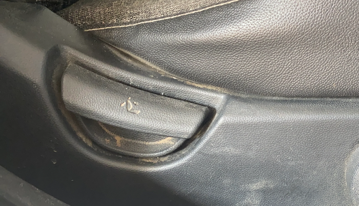 2015 Hyundai Xcent S 1.2, Petrol, Manual, 1,10,521 km, Driver Side Adjustment Panel