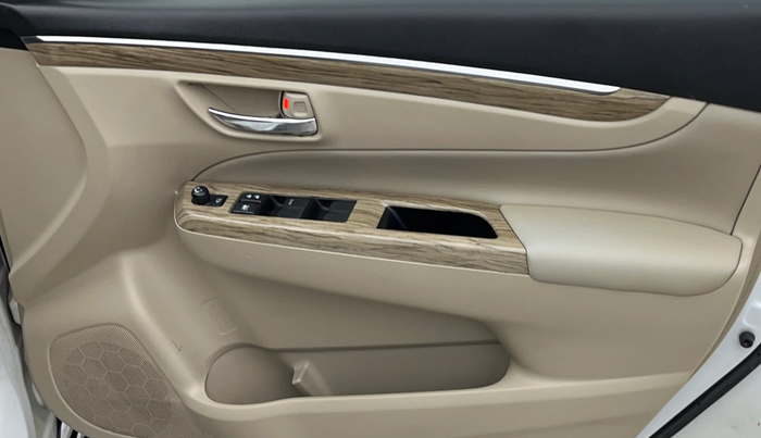 2019 Maruti Ciaz ALPHA 1.5 SHVS PETROL, Petrol, Manual, 64,037 km, Driver Side Door Panels Control