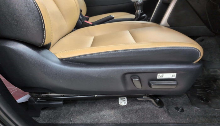 2021 Toyota Innova Crysta 2.4 ZX 7 STR, Diesel, Manual, 51,917 km, Driver Side Adjustment Panel